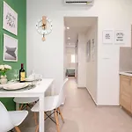 شقة Fifika's Beachside House *