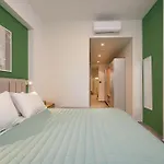 Апартаменты Fifika's Beachside House